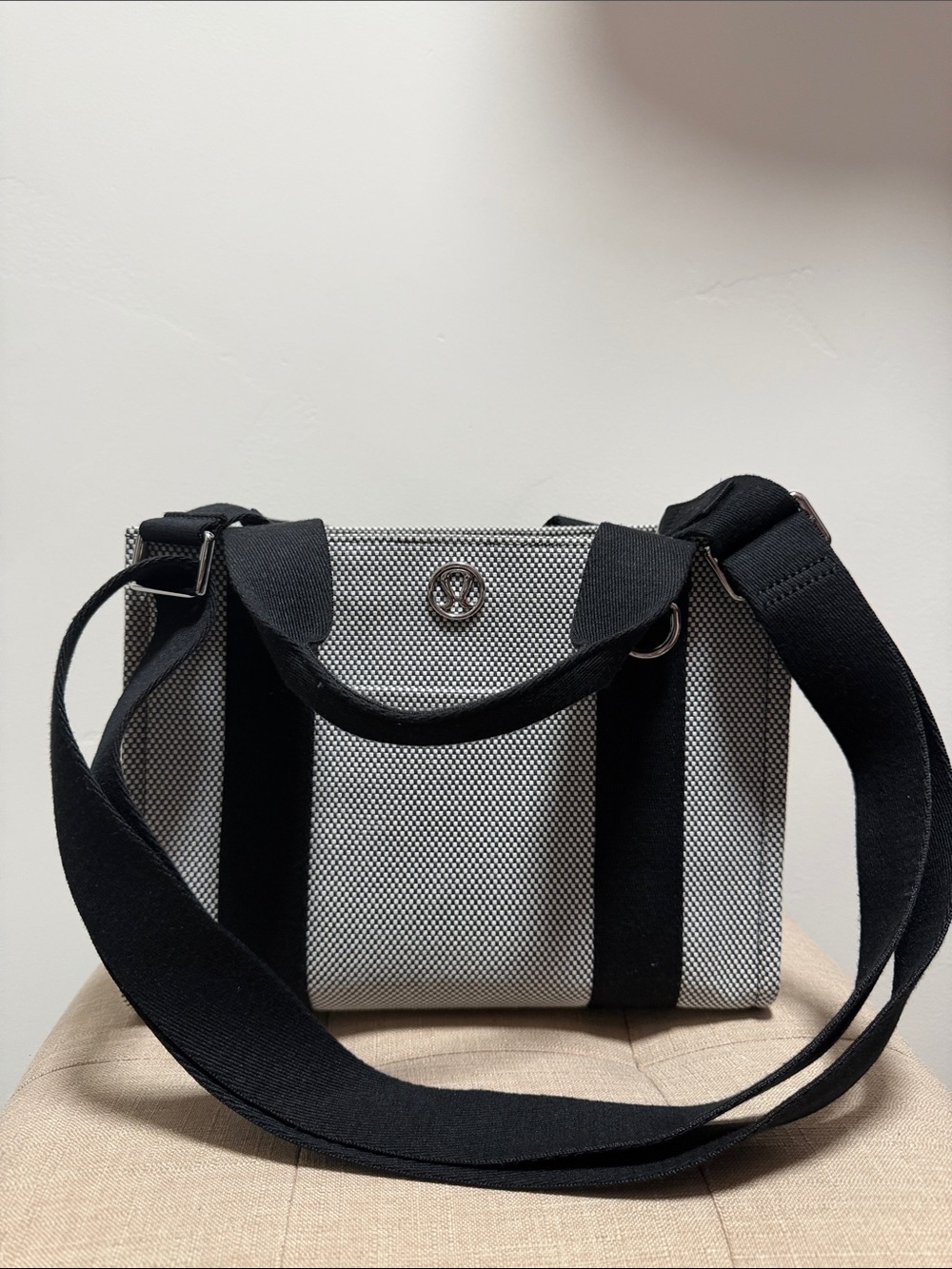 lululemon athletica Black and White Woven Crossbody Tote Mini - Picture 2 of 5